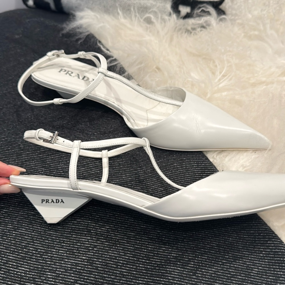Stunning Prada kitten heel new season pointed pumps SOLD OUT size 42